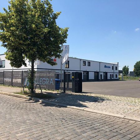 Monteurzimmer Berlin Pankow Mit Dachterrasse - Nur 10 Min. Von Der A10 - 3 Zimmer/ 7 Betten Kültér fotó