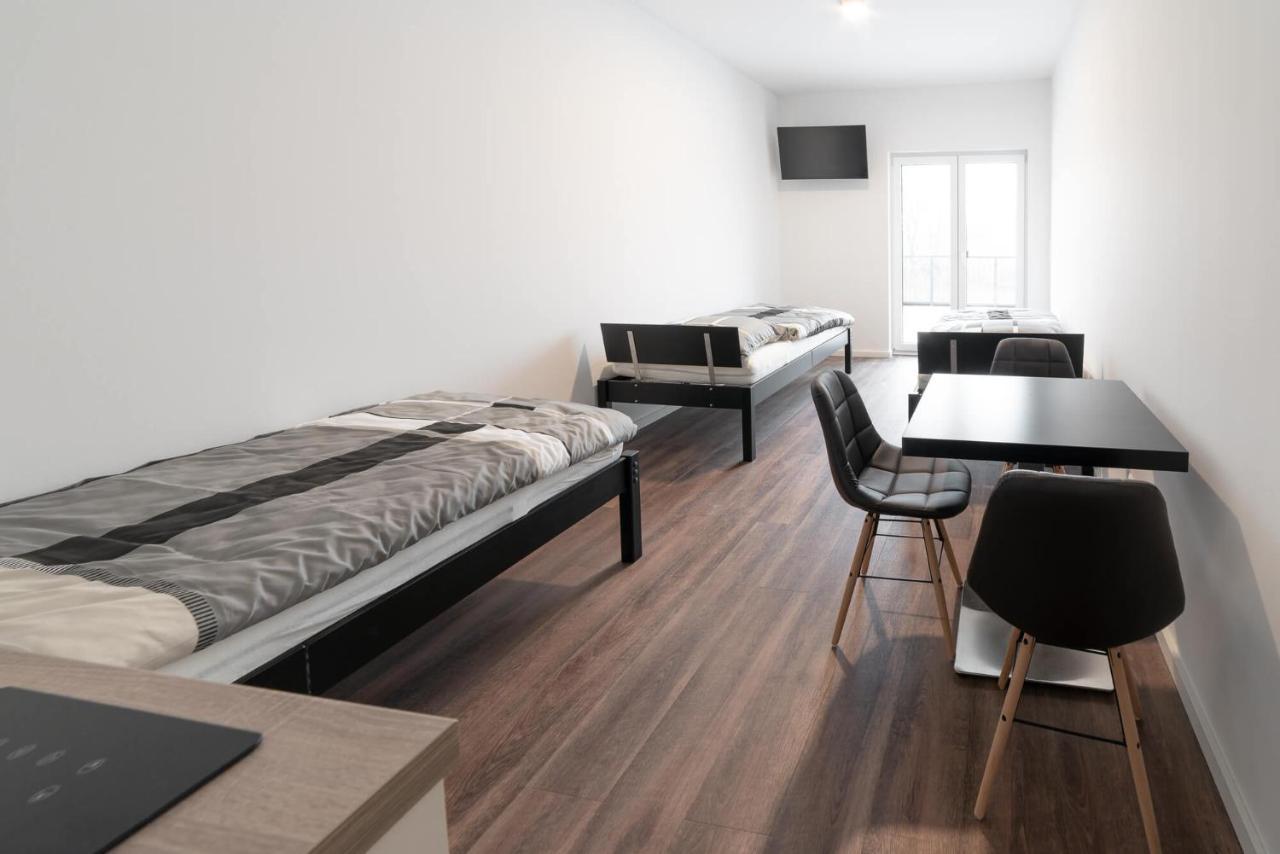 Monteurzimmer Berlin Pankow Mit Dachterrasse - Nur 10 Min. Von Der A10 - 3 Zimmer/ 7 Betten Kültér fotó