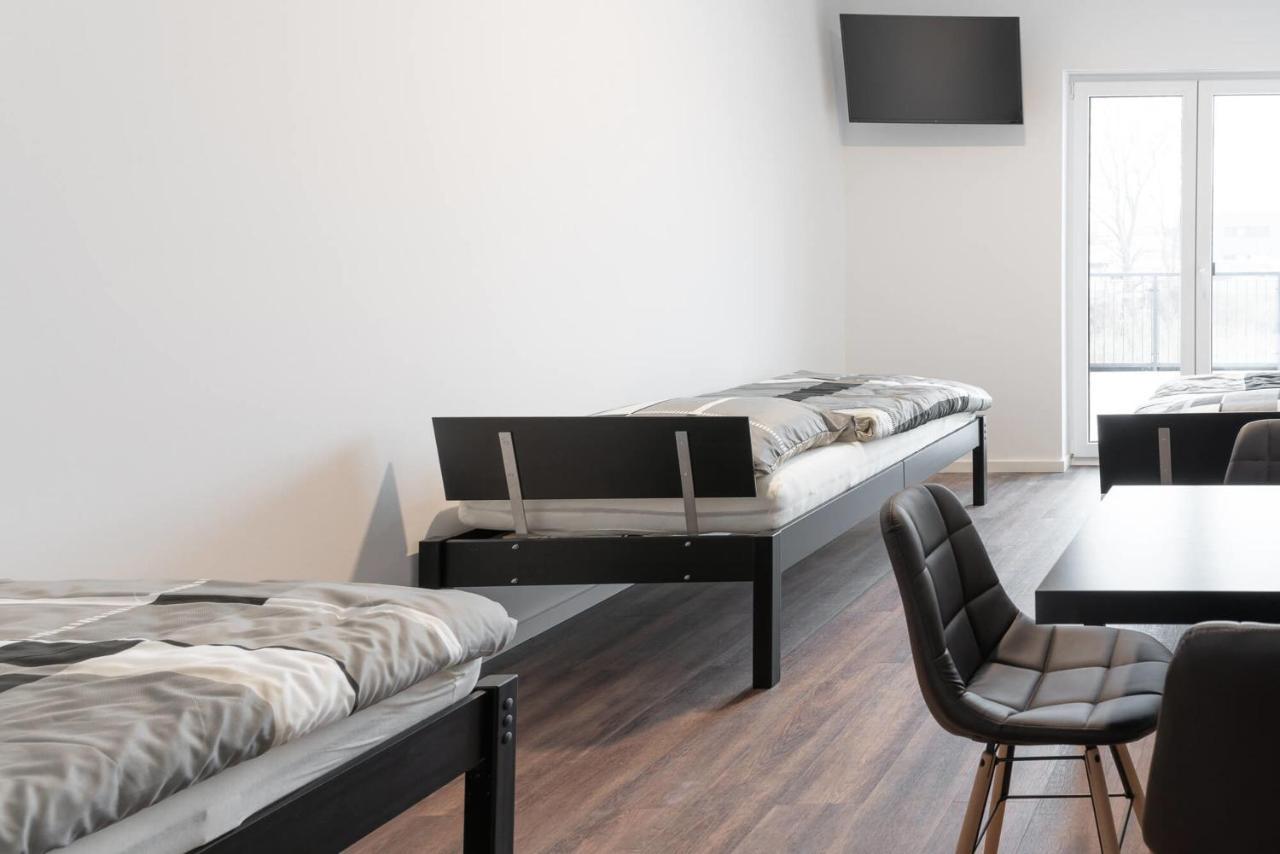 Monteurzimmer Berlin Pankow Mit Dachterrasse - Nur 10 Min. Von Der A10 - 3 Zimmer/ 7 Betten Kültér fotó